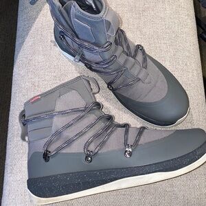 THE STANLEY‎ Skye

Runner-vs-hiker sneaker boot